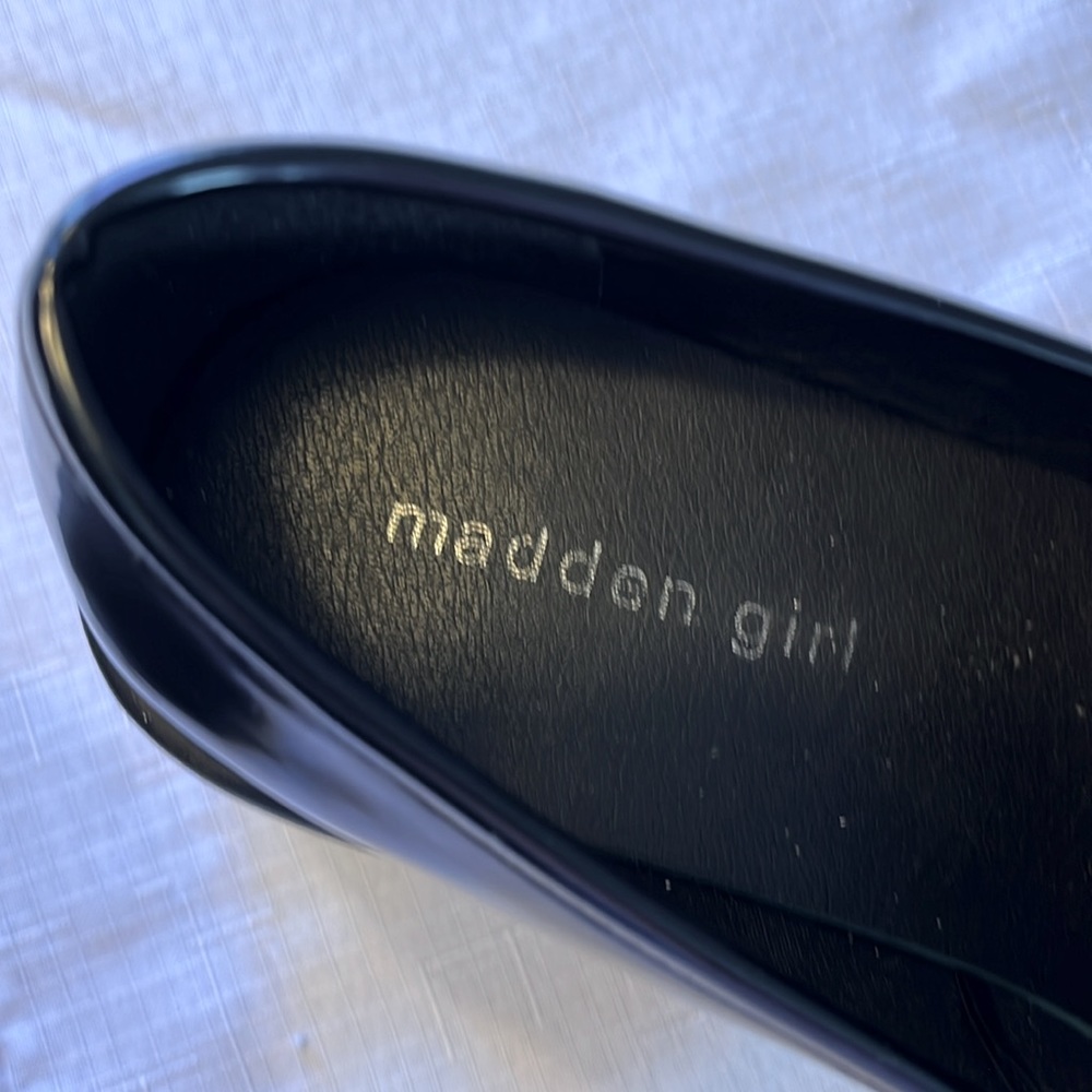 Madden Girl  Black Moccasin.Size 8 1/2. - Picture 4 of 9